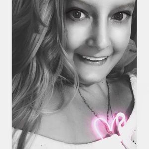 Meet your Posher, Kara